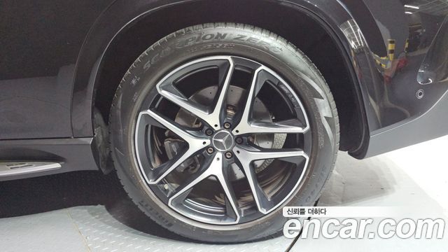 Mercedes-Benz GLE-Class 2022 — photo 7
