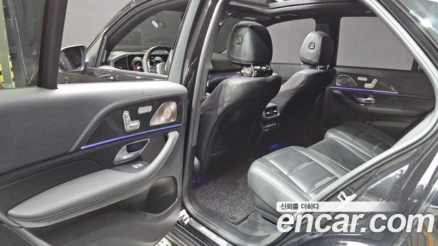 Mercedes-Benz GLE-Class 2022 — photo 16