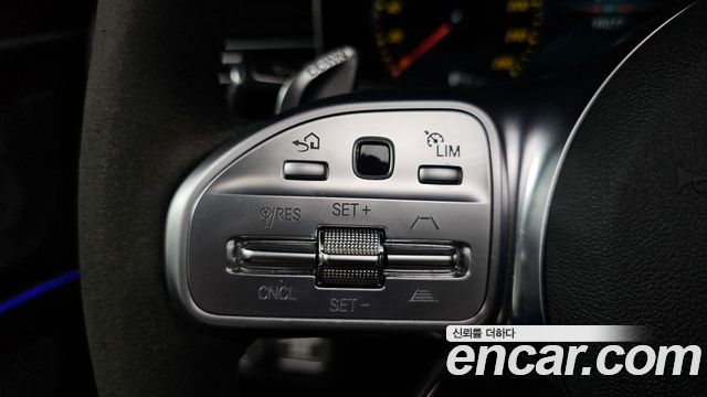 Mercedes-Benz GLE-Class 2022 — photo 28