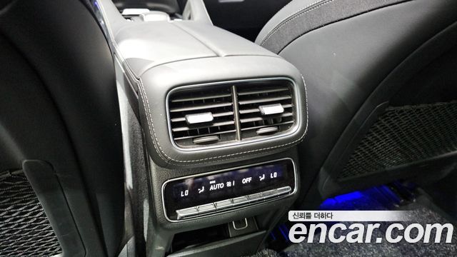Mercedes-Benz GLE-Class 2022 — photo 34