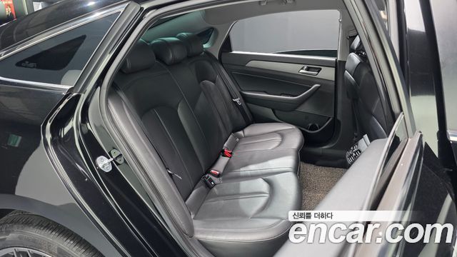 Hyundai Sonata 2016 — photo 17