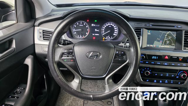 Hyundai Sonata 2016 — photo 19
