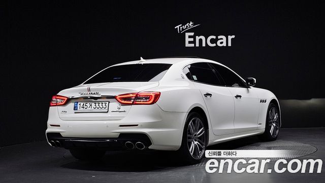 Maserati Quattroporte 2018 — photo 2
