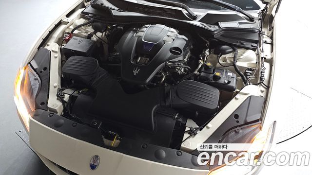 Maserati Quattroporte 2018 — photo 6