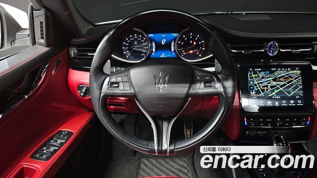 Maserati Quattroporte 2018 — photo 18