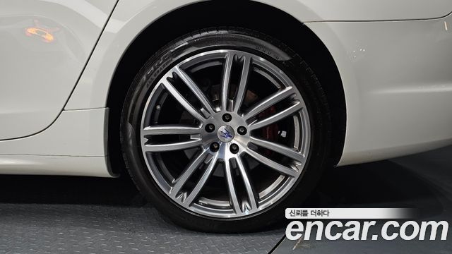 Maserati Quattroporte 2018 — photo 7