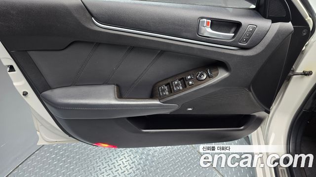 Kia K7 2012 — photo 14