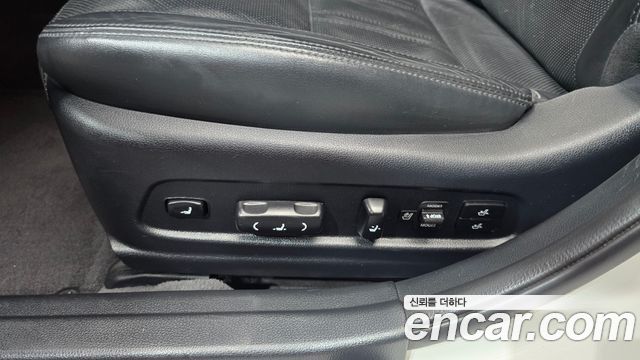 Kia K7 2012 — photo 31