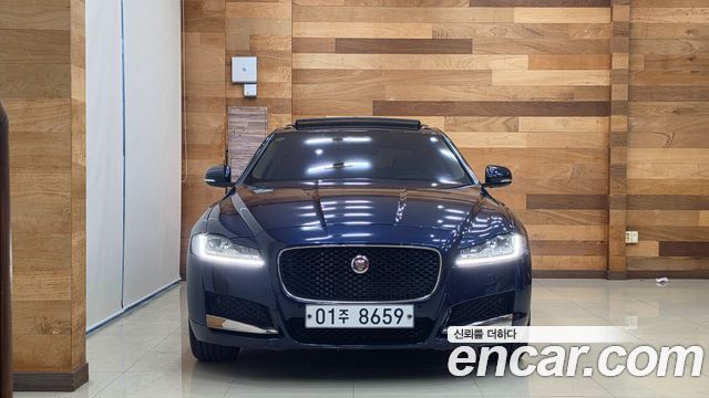 Jaguar XF 2017 — photo 3