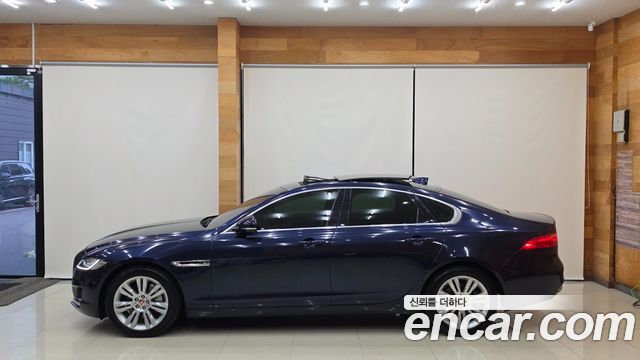 Jaguar XF 2017 — photo 5