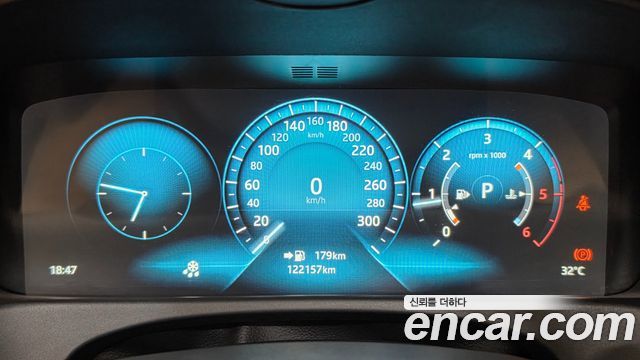 Jaguar XF 2017 — photo 9