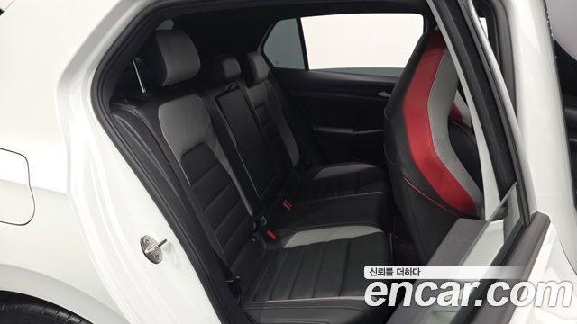 Volkswagen Golf 2024 — photo 17