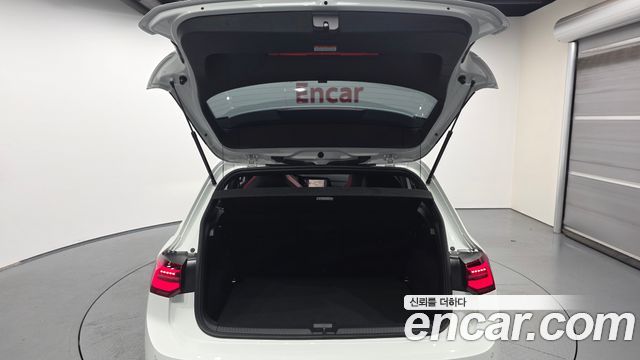 Volkswagen Golf 2024 — photo 26