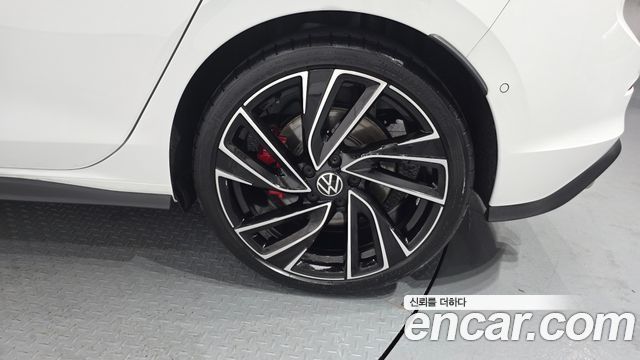 Volkswagen Golf 2024 — photo 7