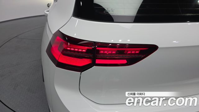 Volkswagen Golf 2024 — photo 9