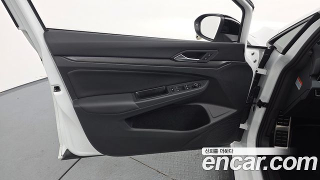 Volkswagen Golf 2024 — photo 14