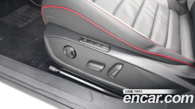 Volkswagen Golf 2024 — photo 31