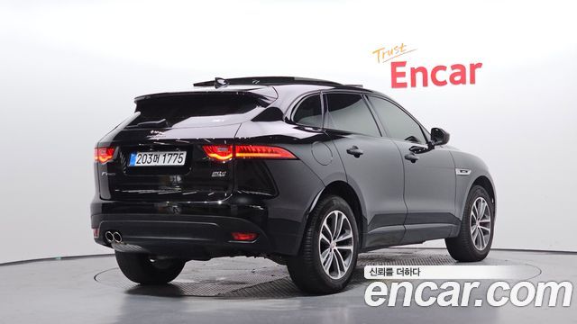 Jaguar F-PACE 2018 — photo 2
