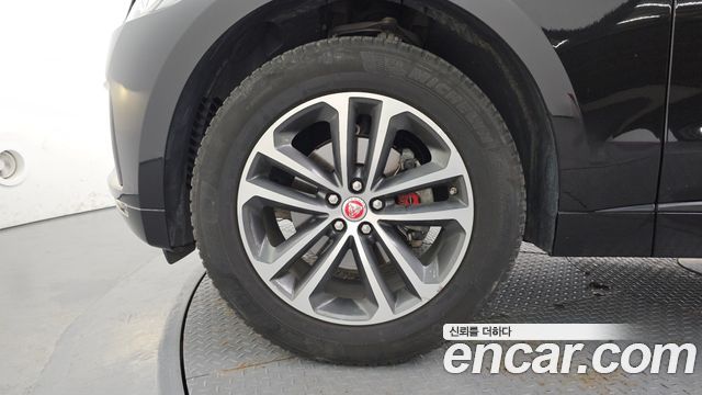 Jaguar F-PACE 2018 — photo 5