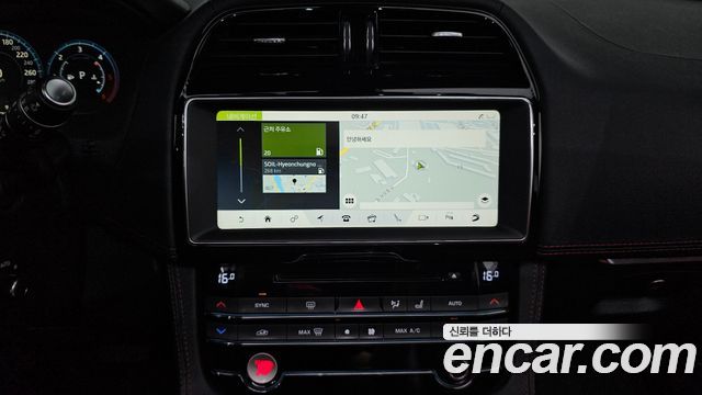 Jaguar F-PACE 2018 — photo 13