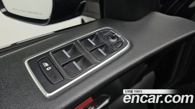 Jaguar F-PACE 2018 — photo 16