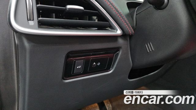 Jaguar F-PACE 2018 — photo 17