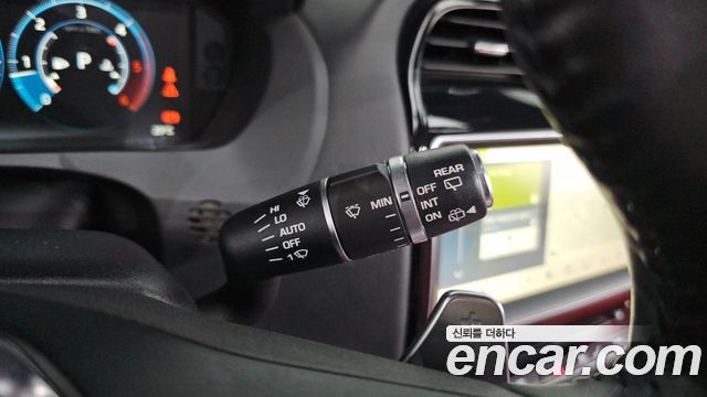 Jaguar F-PACE 2018 — photo 18