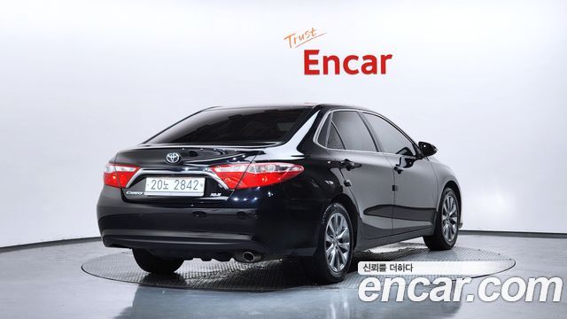 Toyota Camry 2015 — photo 2