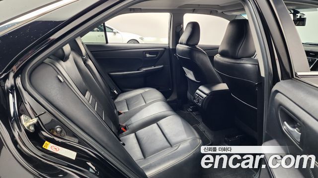 Toyota Camry 2015 — photo 11