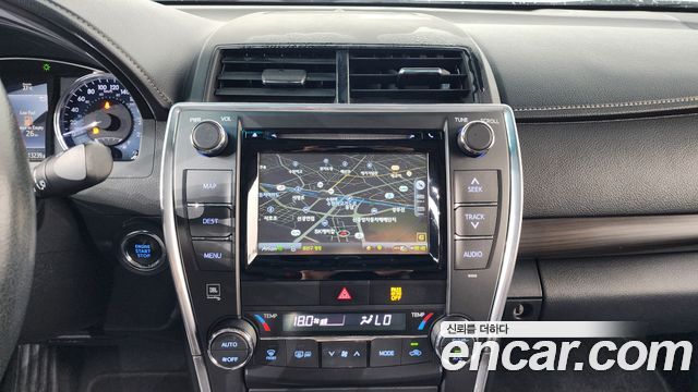 Toyota Camry 2015 — photo 12