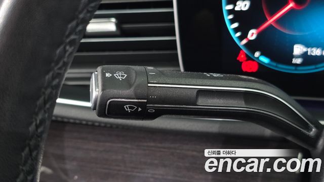 Mercedes-Benz GLE-Class 2021 — photo 22