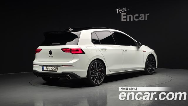 Volkswagen Golf 2024 — photo 2