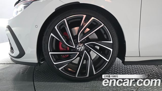 Volkswagen Golf 2024 — photo 5