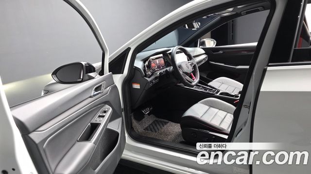 Volkswagen Golf 2024 — photo 13