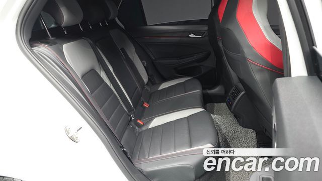 Volkswagen Golf 2024 — photo 18