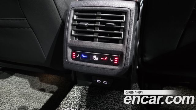 Volkswagen Golf 2024 — photo 25