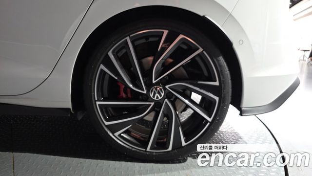 Volkswagen Golf 2024 — photo 7
