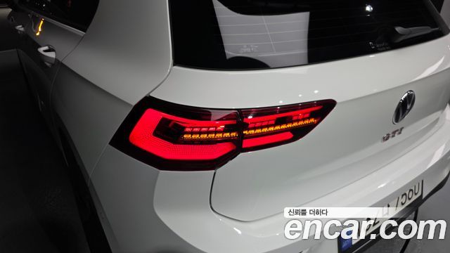 Volkswagen Golf 2024 — photo 9