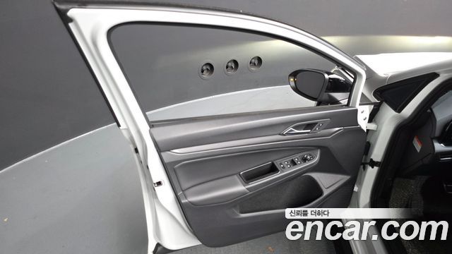 Volkswagen Golf 2024 — photo 14