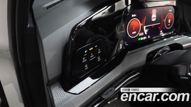 Volkswagen Golf 2024 — photo 30