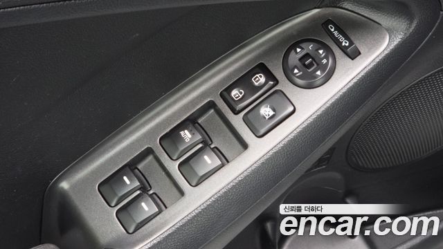Kia K3 2013 — photo 15