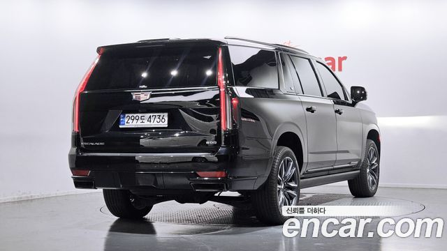Cadillac Escalade 2023 — photo 2