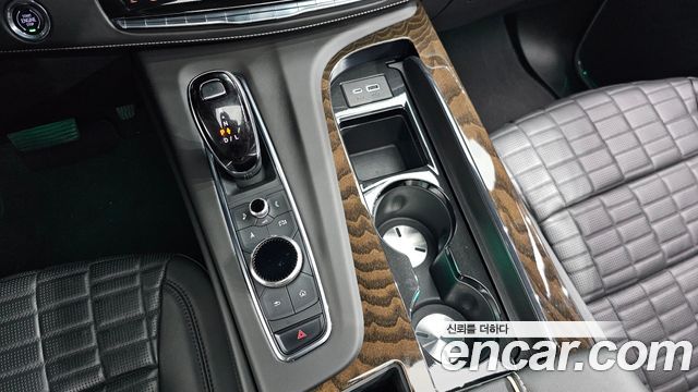 Cadillac Escalade 2023 — photo 12