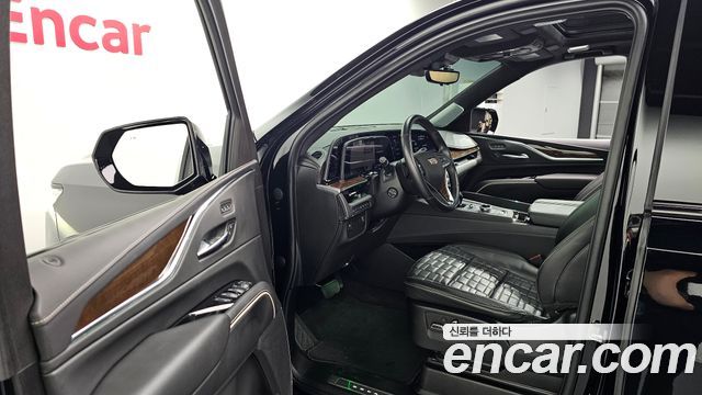 Cadillac Escalade 2023 — photo 13