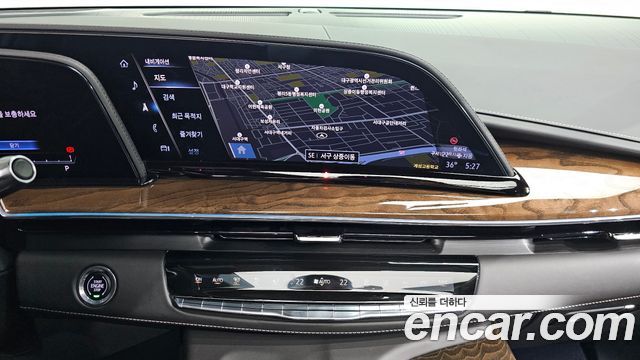 Cadillac Escalade 2023 — photo 18
