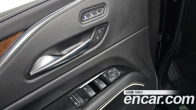 Cadillac Escalade 2023 — photo 25