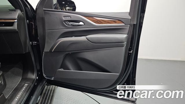 Cadillac Escalade 2023 — photo 14