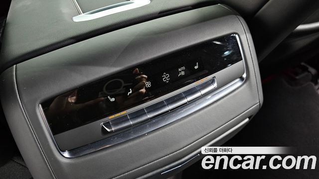Cadillac Escalade 2023 — photo 31