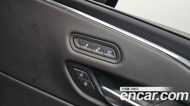 Cadillac Escalade 2023 — photo 34