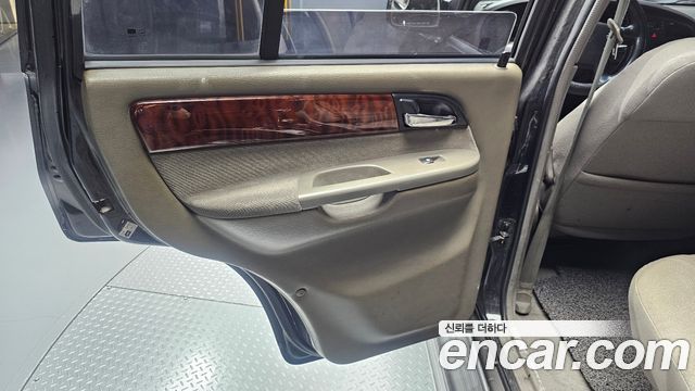 KG Mobility Musso 2002 — photo 15